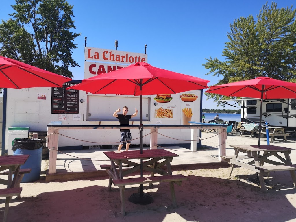 Chez Charlotte | 39 Av. de Venise E, Venise-en-Québec, QC J0J 2K0, Canada | Phone: (438) 394-8527