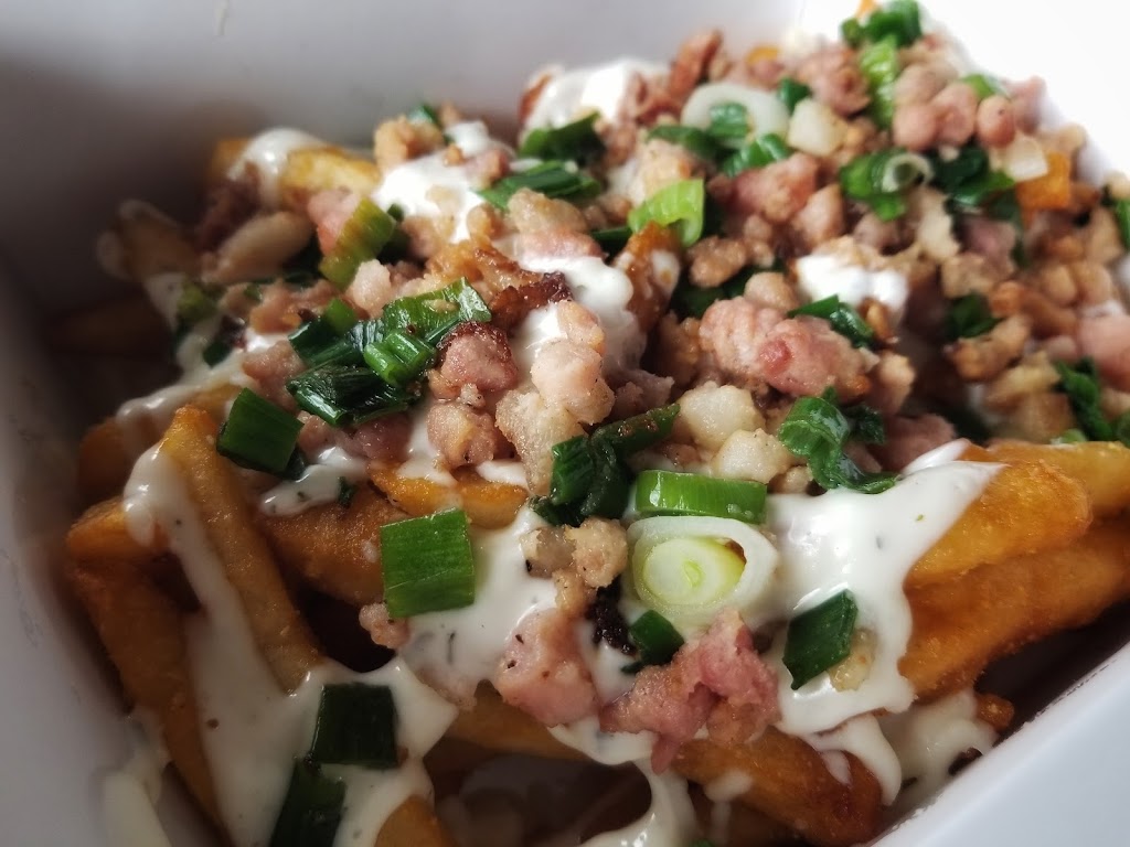 Summer Shack Drive Inn Restaurant | Third Ave, Carberry, MB R0K 0H0, Canada | Phone: (204) 834-2909