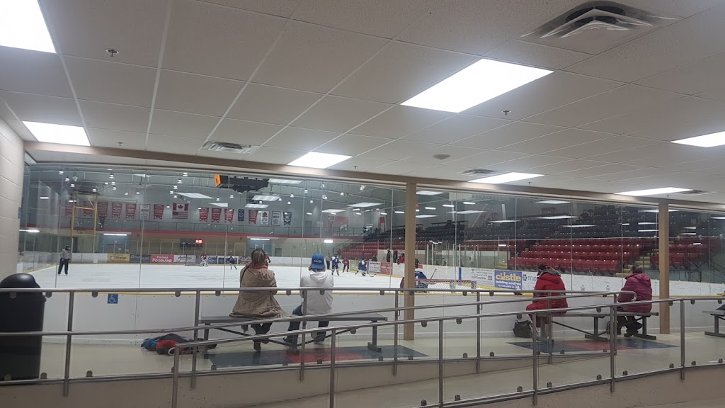 Wellington District Community Ctr | 111 Belleville St, Wellington, ON K0K 3L0, Canada | Phone: (613) 399-2135