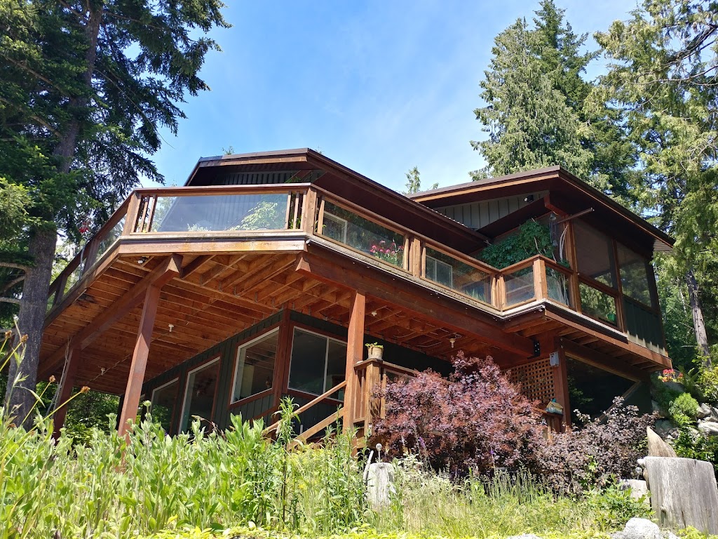 The Cottage B&B on Lillooet Lake | 24 Lillooet Lake Estates In Suck Ch Pemberton 2K0, In-SHUCK-ch Forest Service Rd, BC V0N 2K0, Canada | Phone: (604) 967-2555