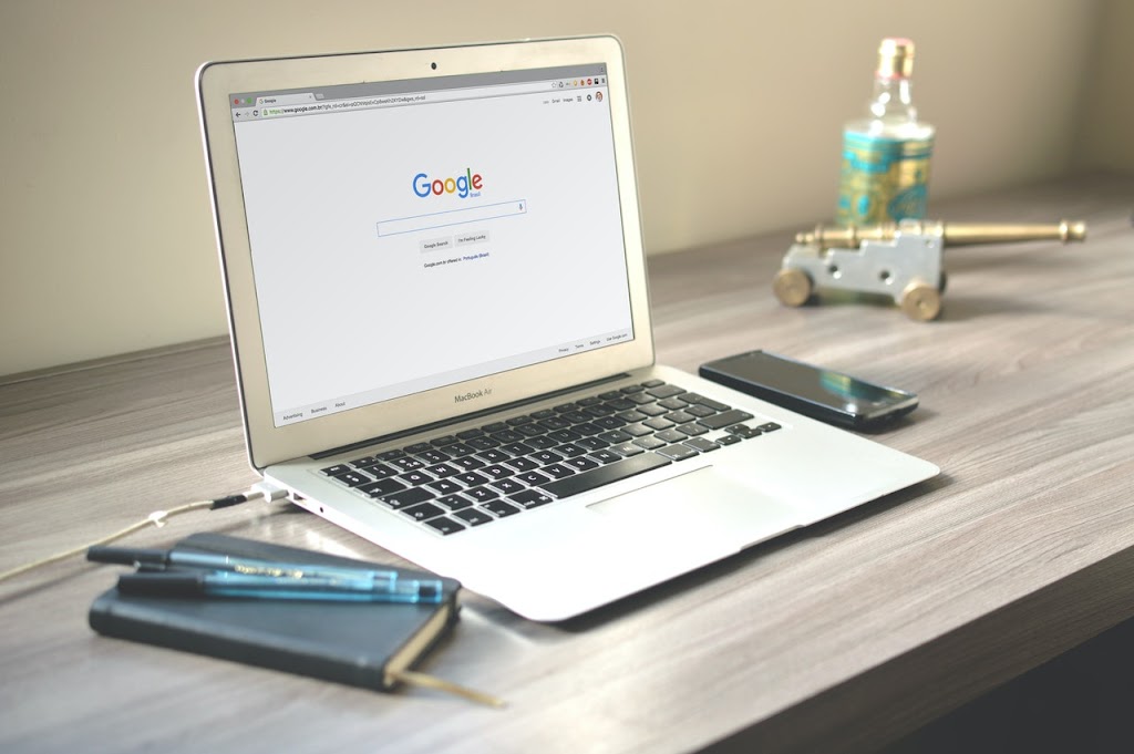 Marketing On & Off | 360 Bridge Lake Dr, Winnipeg, MB R3Y 1S4, Canada | Phone: (204) 881-0663