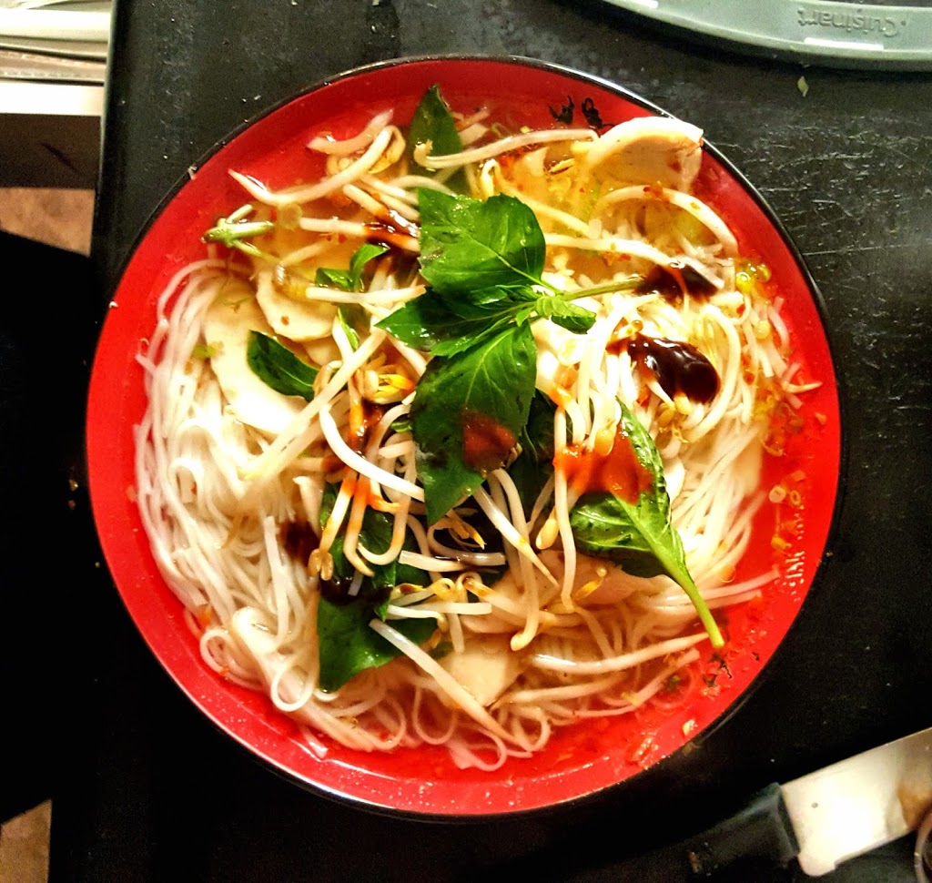 Mr Pho Vietnamese Restaurant | 1861 Robertson Rd, Nepean, ON K2H 9N5, Canada | Phone: (613) 829-9015