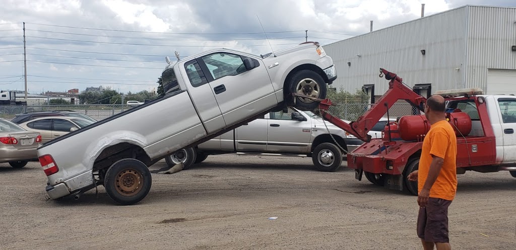 Junk Car Removal Milton | 384 Coombs Ct, Milton, ON L9T 7N5, Canada | Phone: (647) 699-6361