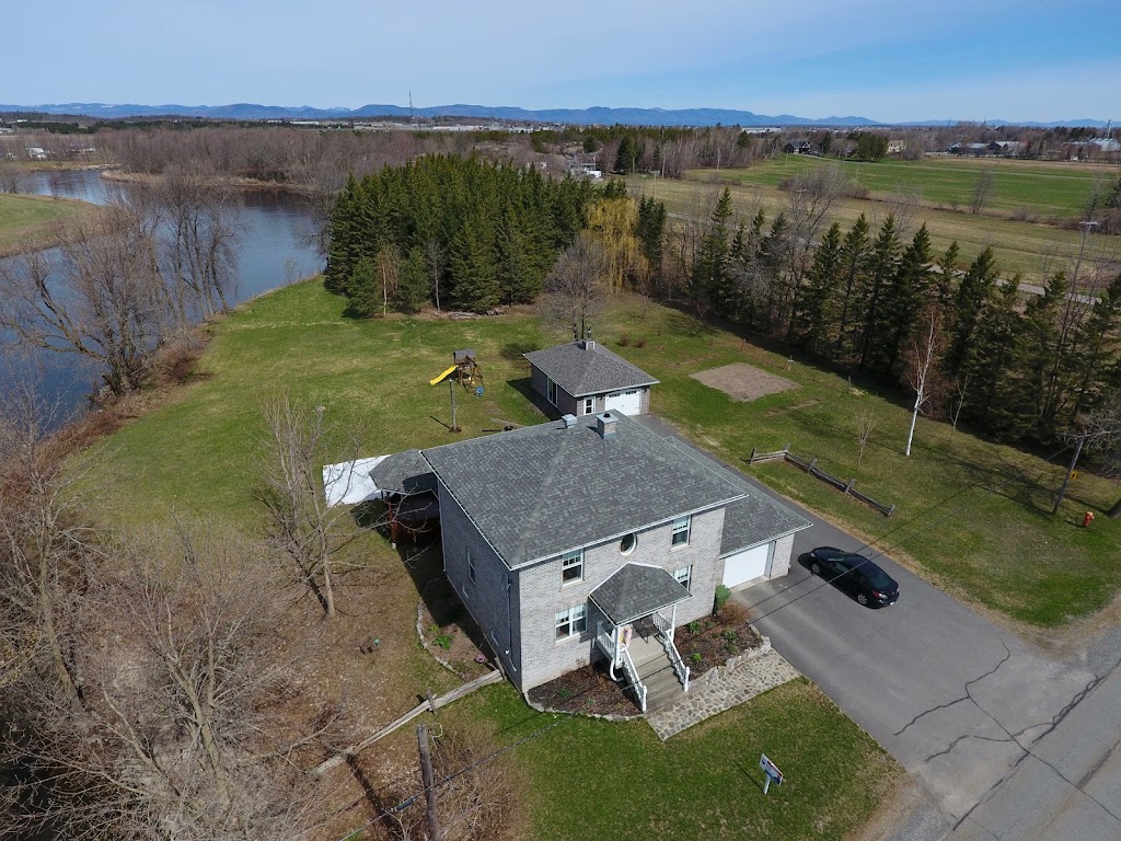 Steeve Blais Courtier Immobilier RE/MAX Élégance | 80 Bd Taché E, Montmagny, QC G5V 1B8, Canada | Phone: (418) 291-3437