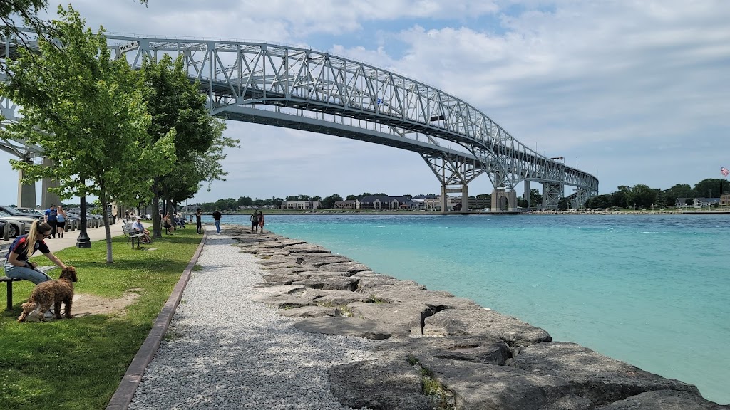 Bridgeview Marina | 1 Marina Road, Point Edward, Sarnia, ON N7T 7J7, Canada | Phone: (800) 265-0330