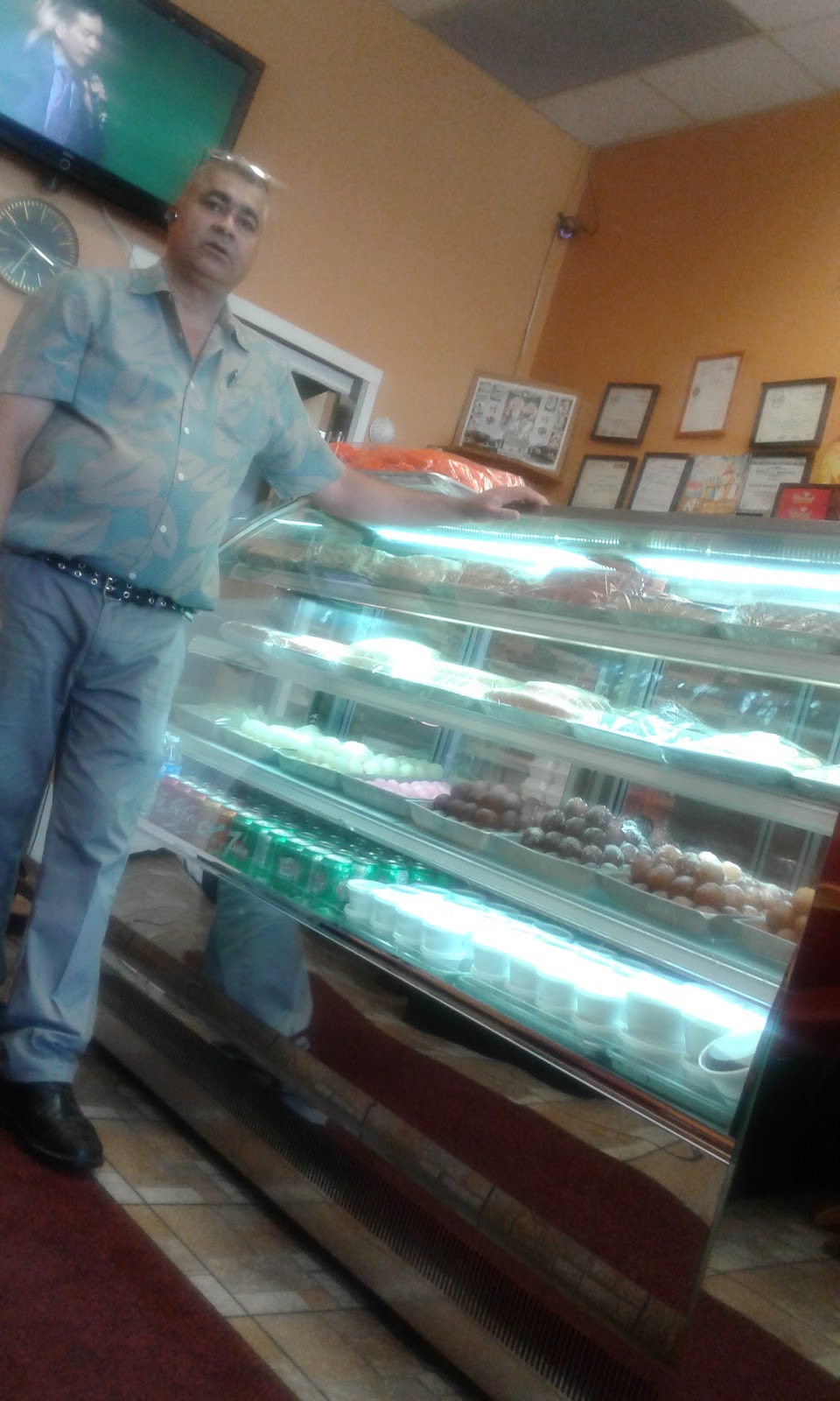 Diamond Sweets & Restaurant | 8047 120 St Unit #160, Delta, BC V4C 6P7, Canada | Phone: (604) 591-7277