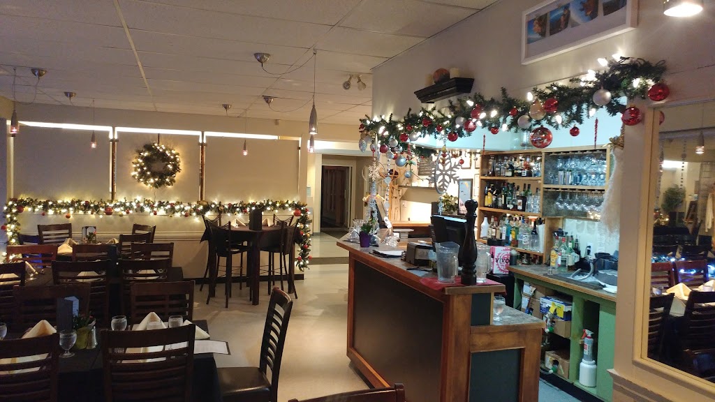 Final Approach Restaurant | 3-1000 Ravensbourne Ln, Qualicum Beach, BC V9K 1P9, Canada | Phone: (250) 752-8966