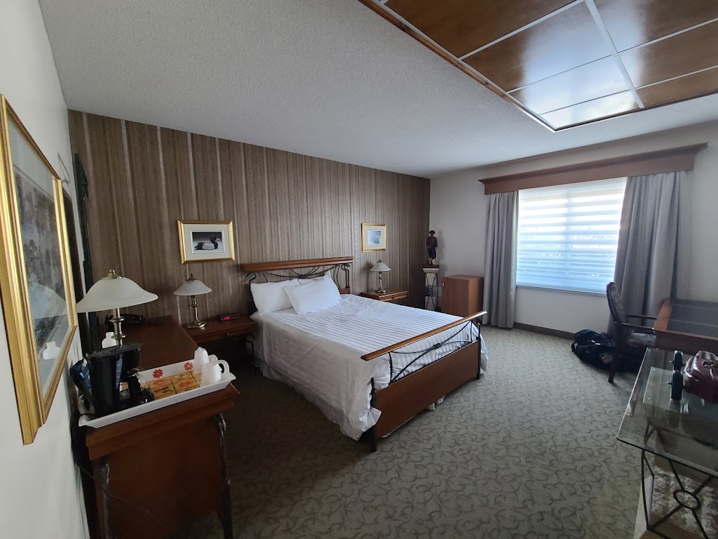 Hotel Auberge Des 21 | 621 Rue Mars, La Baie, QC G7B 4N1, Canada | Phone: (418) 697-2121