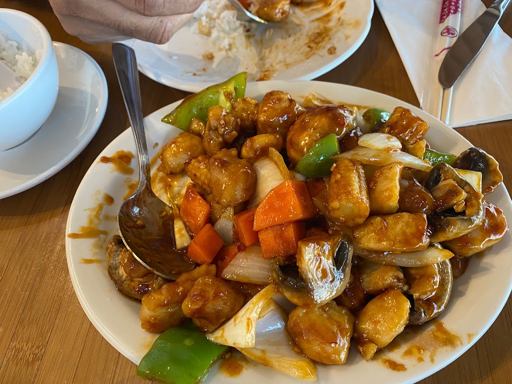 The Pink Pearl Restaurant | 4351 Macleod Trail SW, Calgary, AB T2G 0A3, Canada | Phone: (403) 263-8887