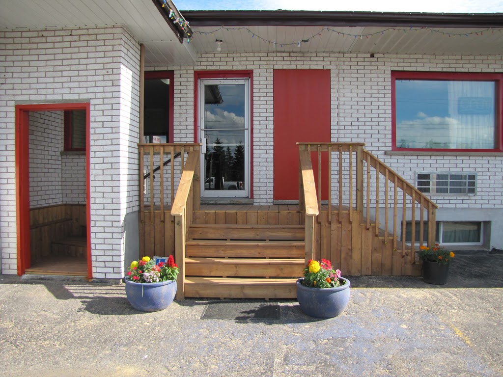 Northland Motel | 3150 Errington Ave, Chelmsford, ON P0M 1L0, Canada | Phone: (705) 855-4533