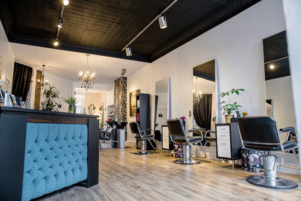 Coiffure Sabrina Cabral | 1319 Av. Van Horne, Outremont, QC H2V 1K7, Canada | Phone: (514) 373-7362