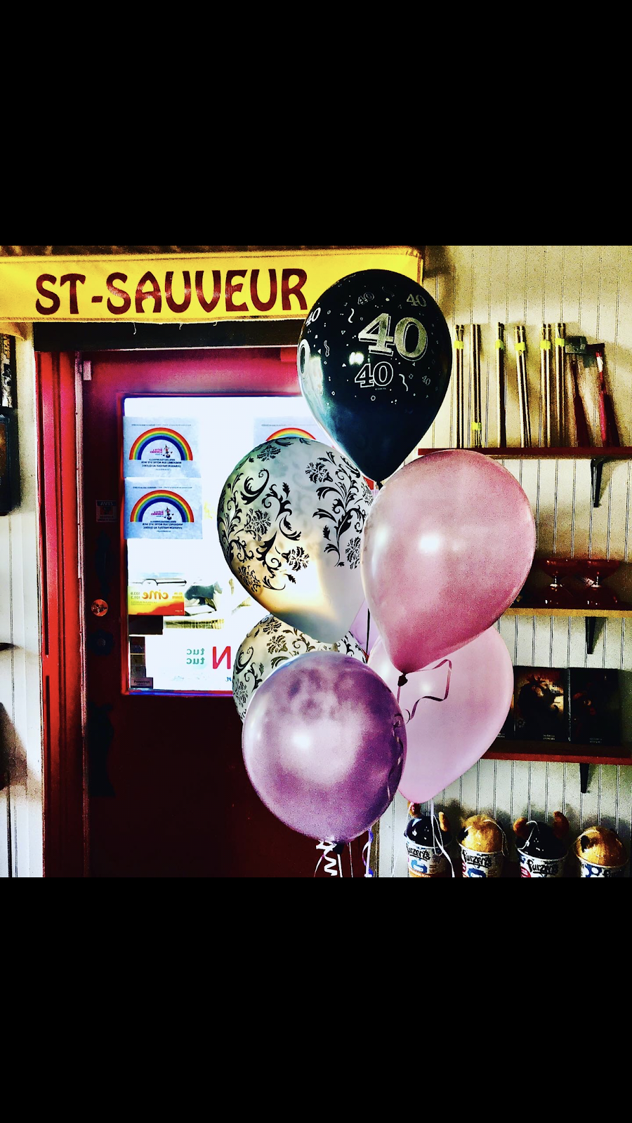 Shop The Box of Surprises Nicolas | Bloc D-2, 75 Avenue de la Gare, Saint-Sauveur, QC J0R 1R6, Canada | Phone: (450) 240-0007