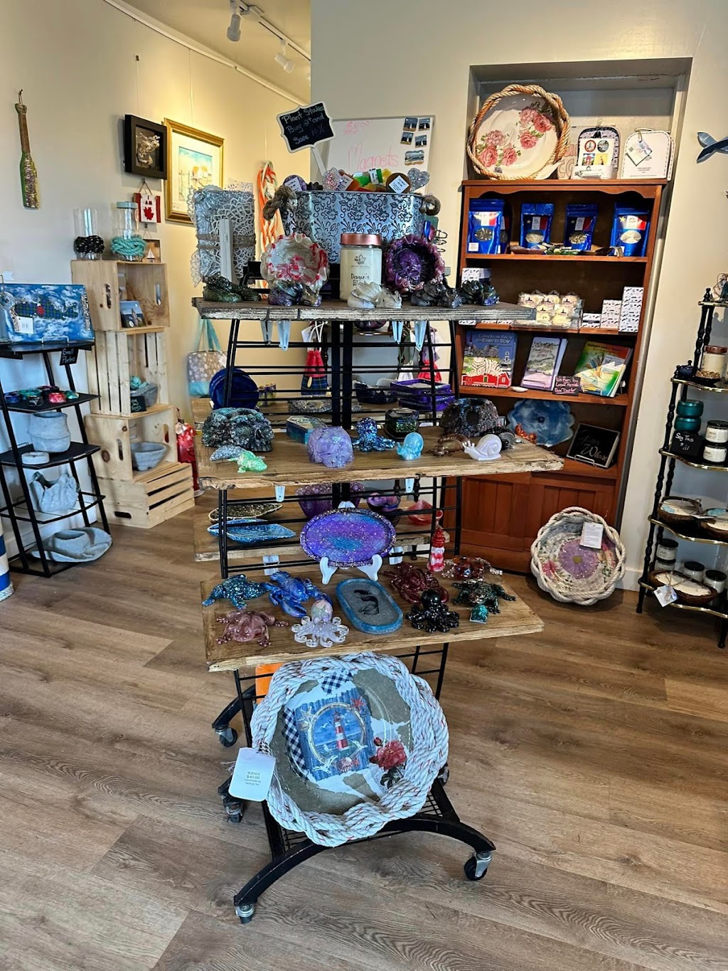 Fundy Light Artisan Gift Shop | Point Prim Lighthouse, Lighthouse Rd, Digby, NS B0V 1A0, Canada | Phone: (902) 249-1991