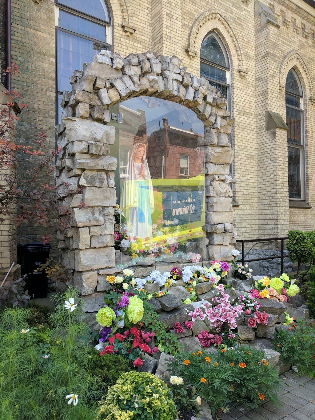 St.Stanislaus Kostka Church | church | 12 Denison Ave, Toronto, ON M5T 2M4, Canada | 4165044643 OR +1 416-504-4643