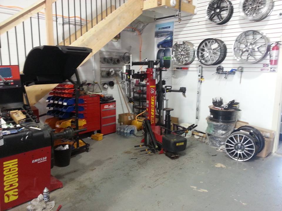 DH PERFORMANCE AND SOUND INC | 5-25 Saunders Rd, Barrie, ON L4N 9A7, Canada | Phone: (705) 881-2388