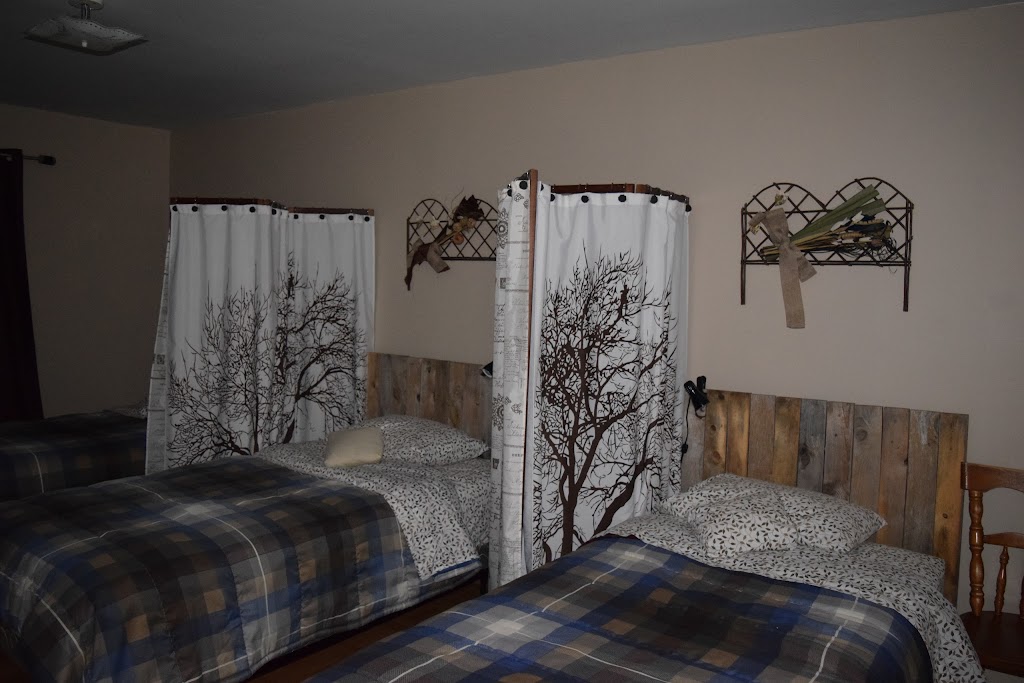 La Maison des Mots | 23 Chem. du Village E, Saint-Damase-de-lIslet, QC G0R 2X0, Canada | Phone: (418) 598-3240