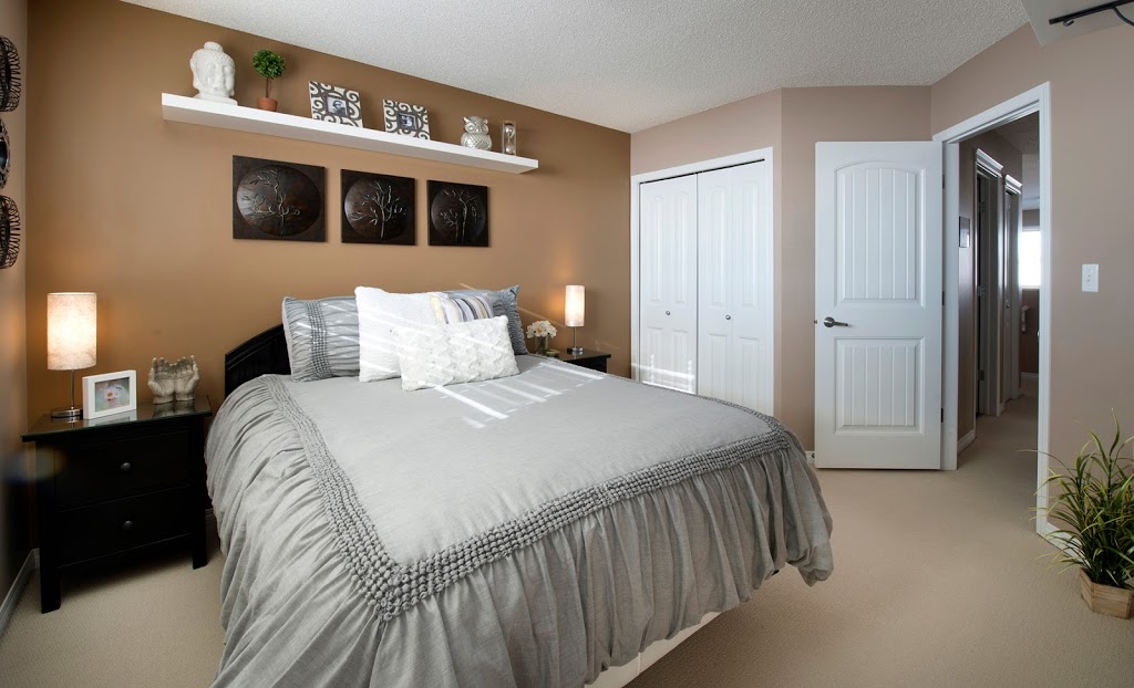 Short Term Home Rental Edmonton Alberta | 9061 Scott Crescent NW, Edmonton, AB T6R 0E8, Canada | Phone: (780) 868-5603