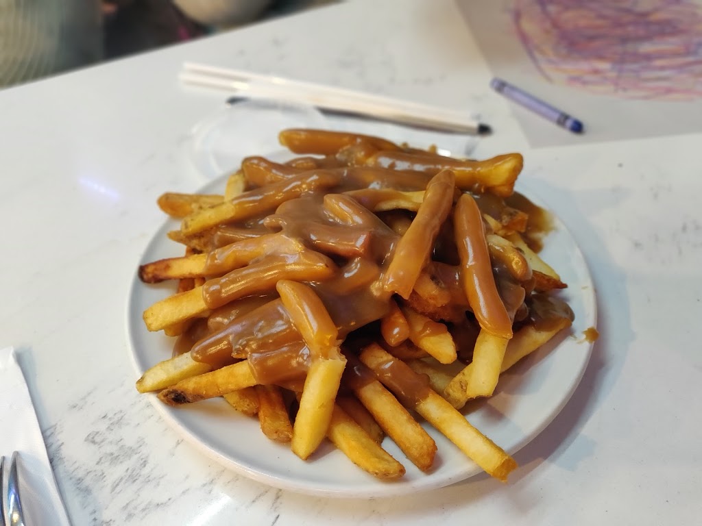 Flying Saucer Restaurant | 6768 Lundys Ln, Niagara Falls, ON L2G 1V5, Canada | Phone: (905) 356-4553