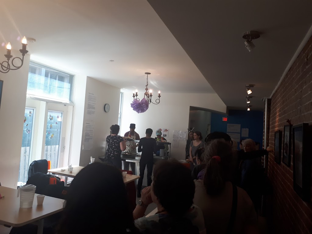 Chez Doris | 1430 Rue Chomedey, Montréal, QC H3H 2A7, Canada | Phone: (514) 937-2341