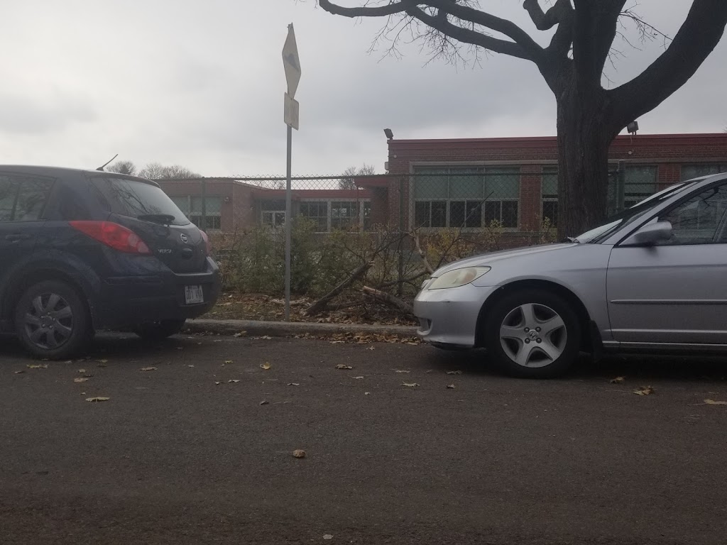 Maple Grove Elementary School | 740 52e Avenue, Lachine, QC H8T 2X6, Canada | Phone: (514) 798-8747