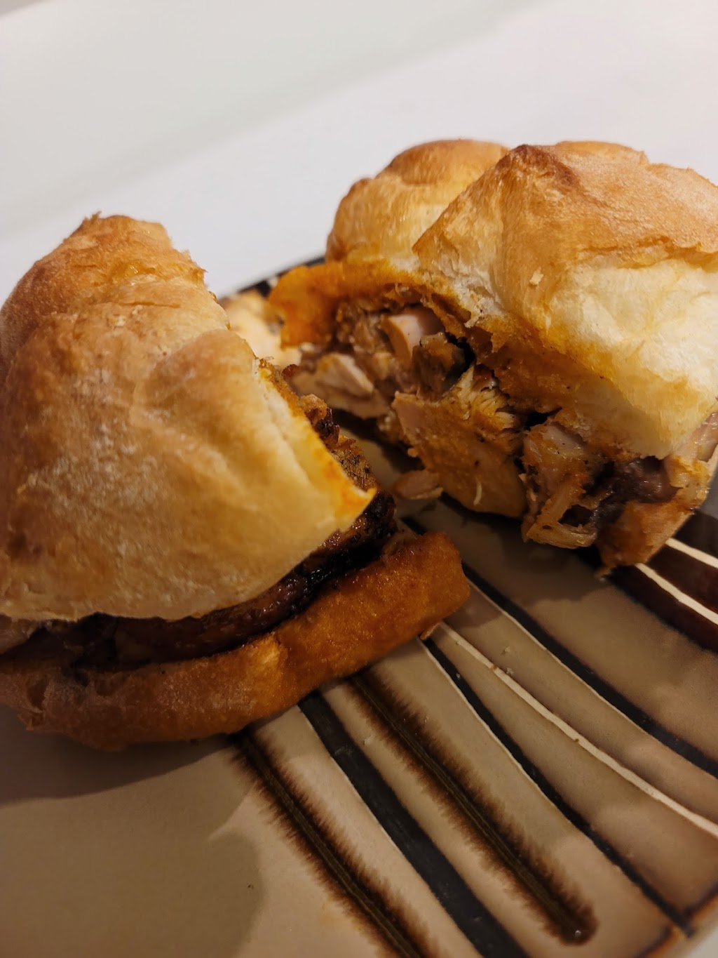 Frango de lOuest Grillades Portugaises | 4957 Boul. Saint-Jean, Pierrefonds, QC H9H 2A9, Canada | Phone: (438) 882-3633