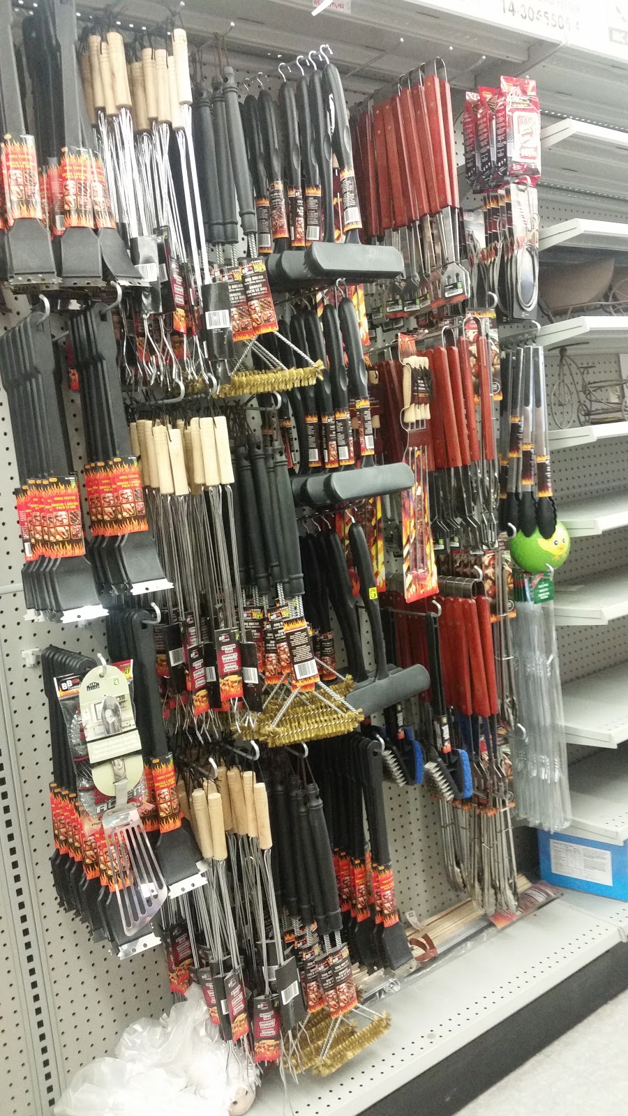 Dollarama | 1610 37 St SW, Calgary, AB T3C 3P1, Canada | Phone: (403) 246-6219
