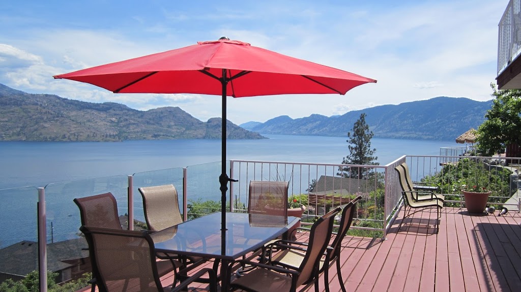 Red Haven Retreat Vacation Suites | 5803 Atkinson Crescent, Peachland, BC V0H 1X4, Canada | Phone: (250) 767-0137