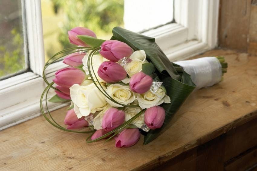 Neils Flowers Ltd. | 1622 Sydenham Rd, Kingston, ON K7L 4V4, Canada | Phone: (613) 542-9929