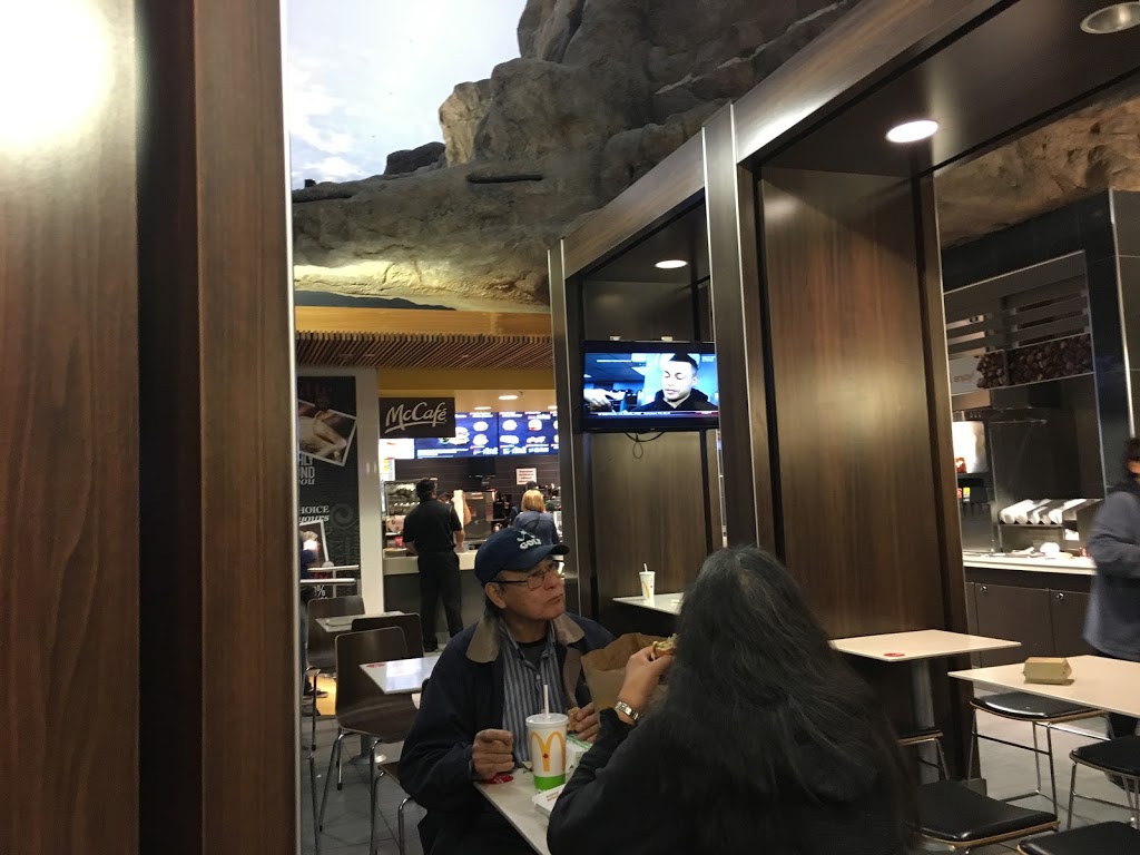 McDonalds | 1425 Regent Ave W, Winnipeg, MB R2C 3B2, Canada | Phone: (204) 949-6061