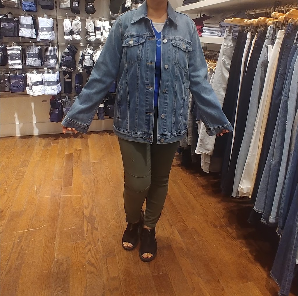 Gap | 100 Bayshore Dr, Nepean, ON K2B 8C1, Canada | Phone: (613) 828-8131