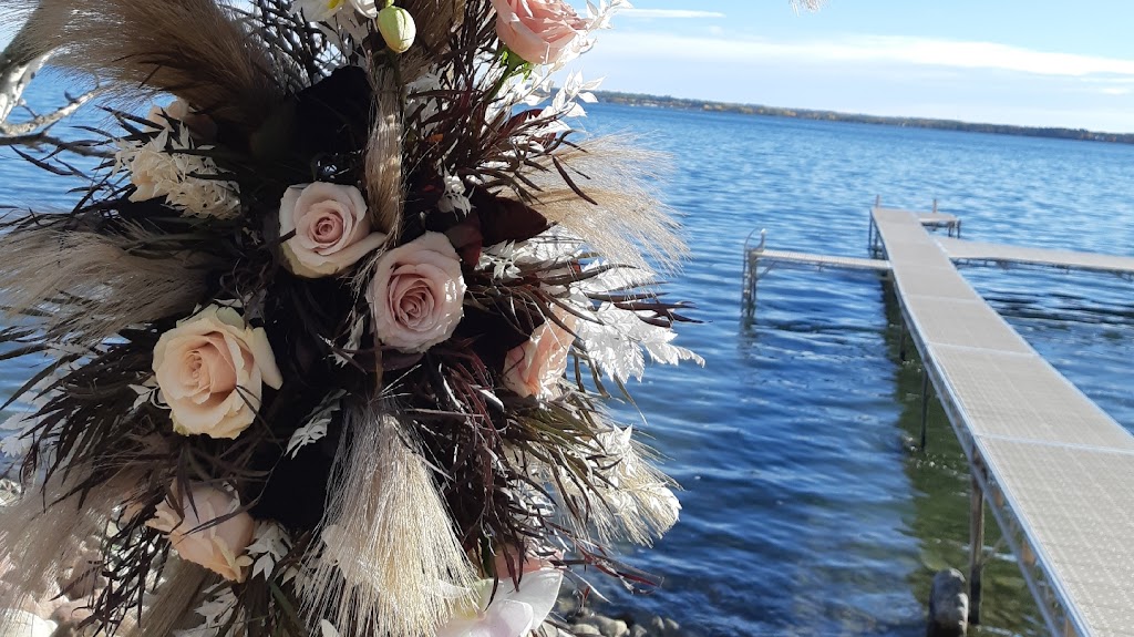 Blue Door Florals & Decor | 27501 Township Rd 374 #15, Alberta T4S 2B1, Canada | Phone: (403) 392-6121