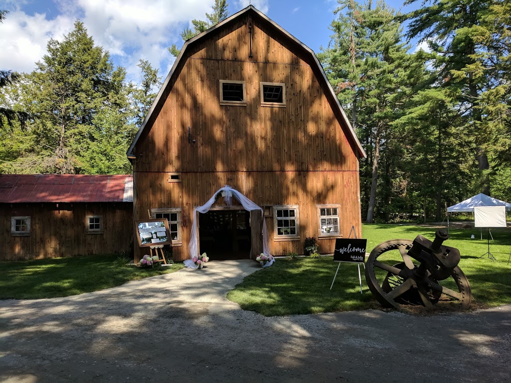 Pine Lodge | 6 Chemin de Pine Lodge, Bristol, QC J0X 1G0, Canada | Phone: (819) 647-2805