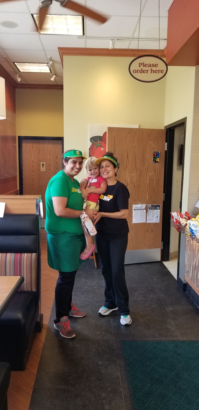 Subway | 810 Main St E, Hamilton, ON L8M 1L6, Canada | Phone: (905) 543-8800