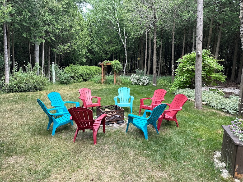 Evergreen Chalet | 66 Harpur Dr, Tobermory, ON N0H 2R0, Canada | Phone: (437) 238-3984