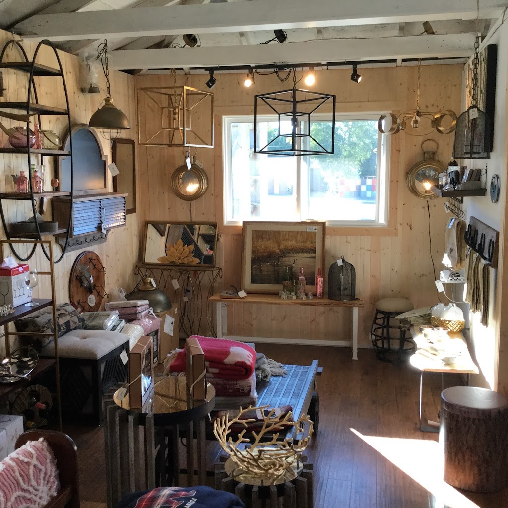 Unique Pieces | 604 Main St, Sauble Beach, ON N0H 2G0, Canada | Phone: (647) 992-5909