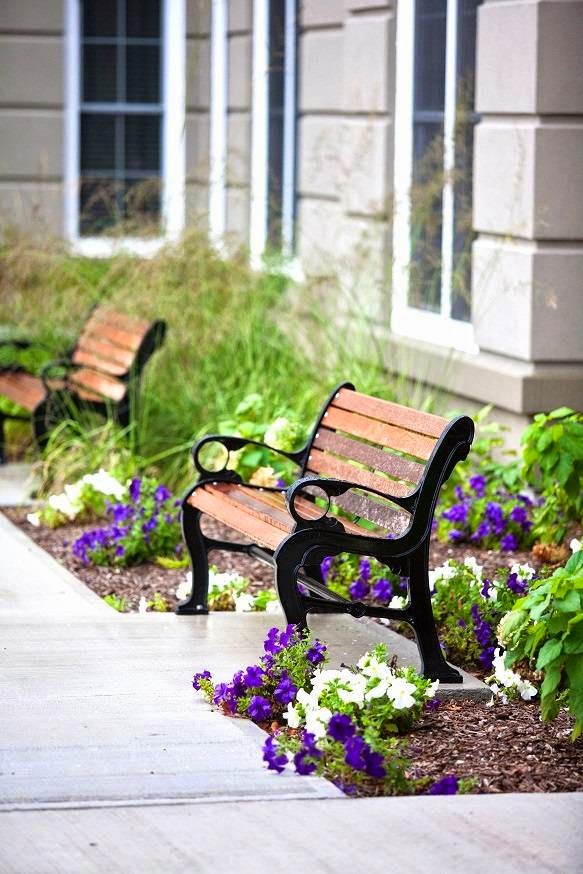 Adelaide Place Retirement Community | 84 Adelaide St S, Lindsay, ON K9V 0G6, Canada | Phone: (705) 340-4000