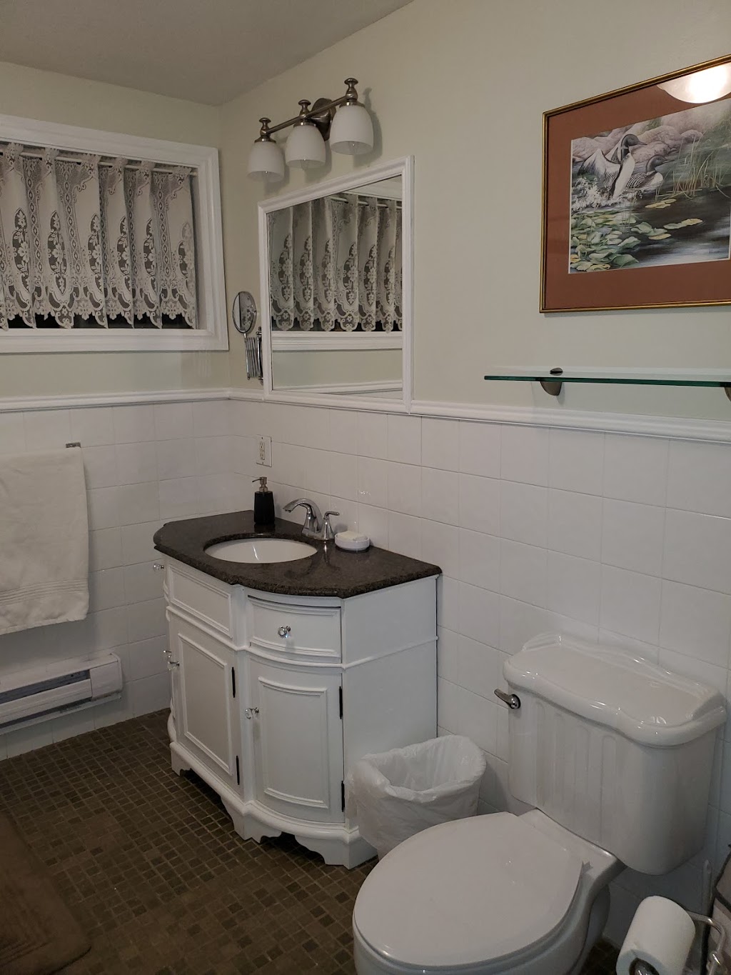 Blue Shutters Accommodations | 7 Blomidon Terrace, Wolfville, NS B4P 2G8, Canada | Phone: (902) 542-3363