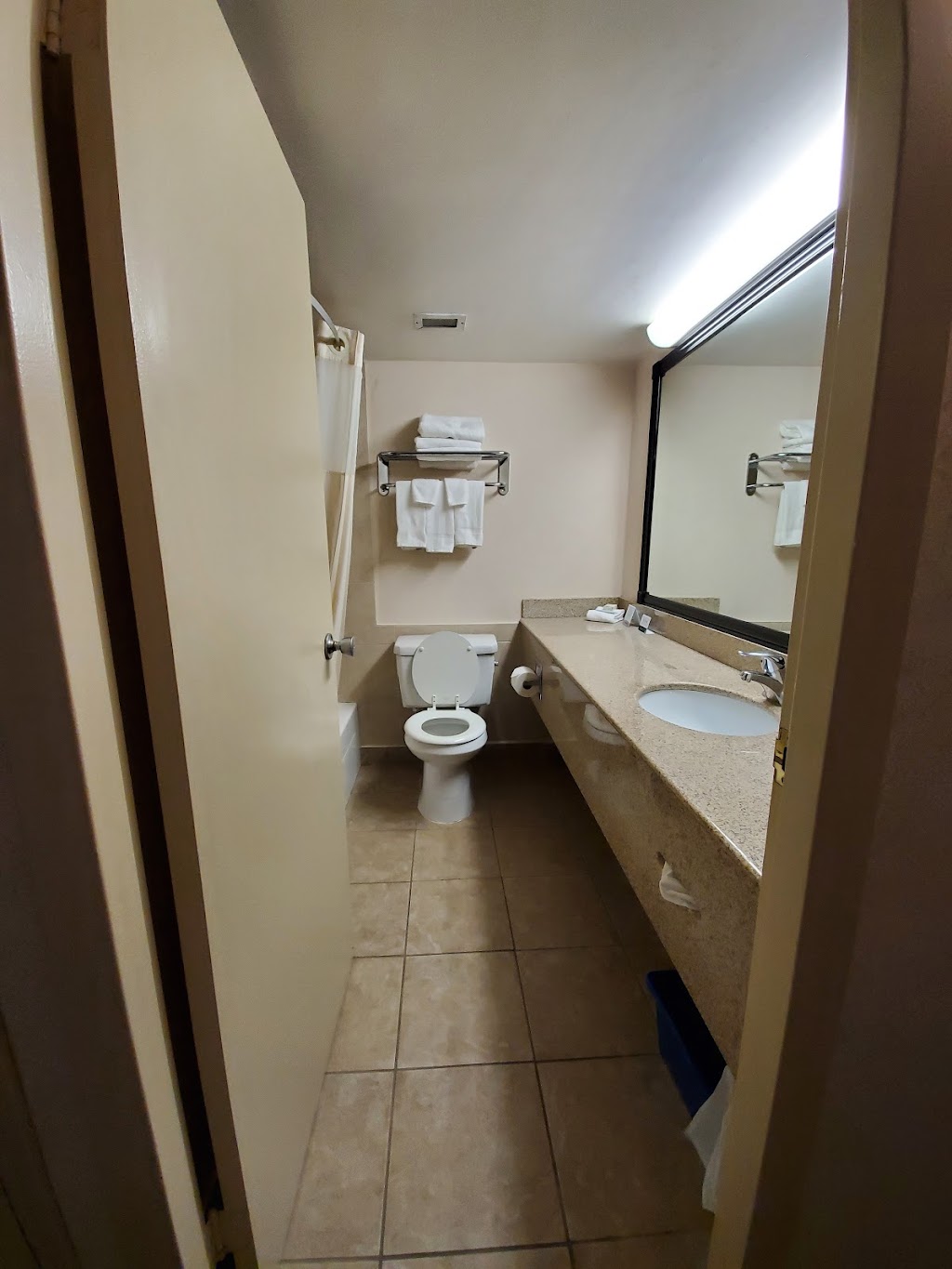 Quality Inn | 950 6th St E, Owen Sound, ON N4K 1H1, Canada | Phone: (519) 376-1551