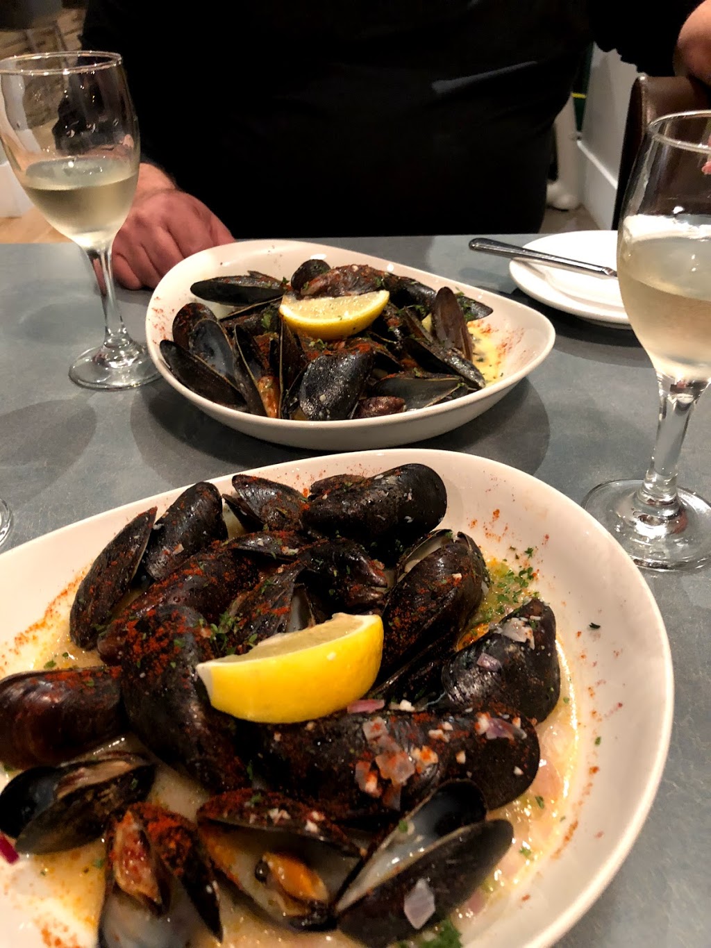 Auberge Gabrièle (Hôtel & Restaurant) | 296 Main St, Shediac, NB E4P 2E3, Canada | Phone: (506) 532-8007