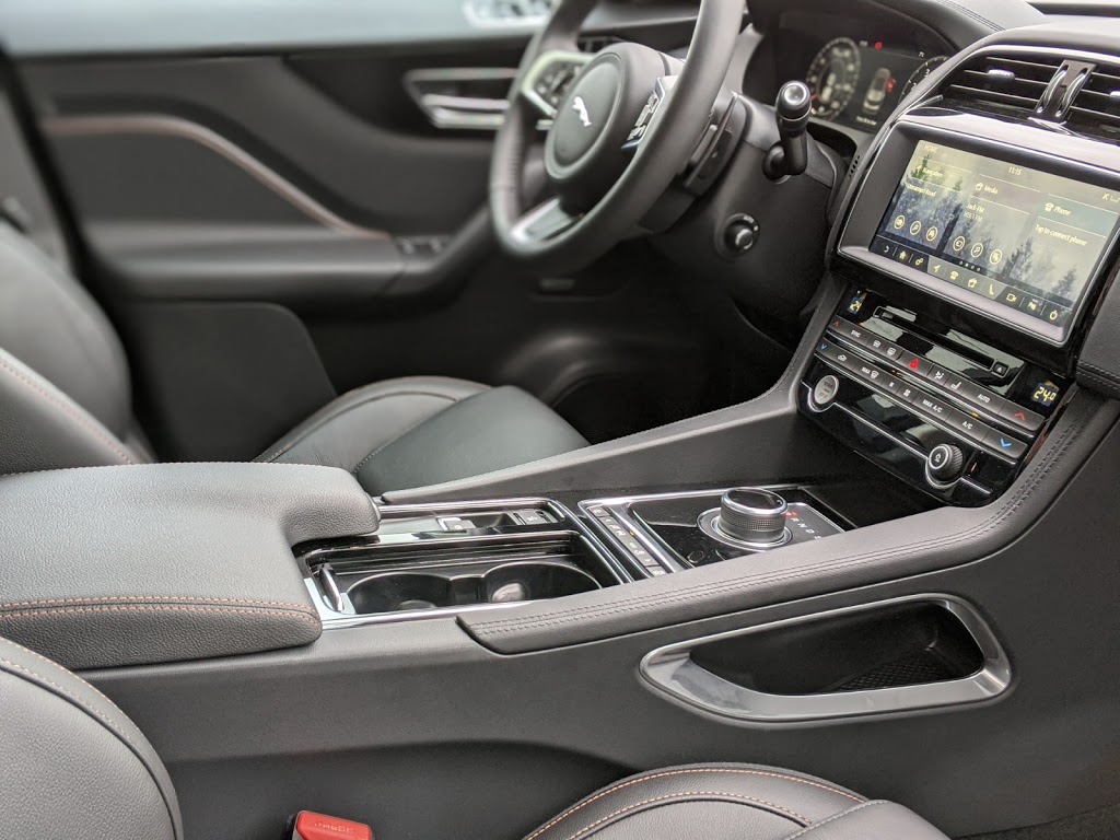 Jaguar Victoria | 3351 Douglas St, Victoria, BC V8Z 3L4, Canada | Phone: (250) 475-3313