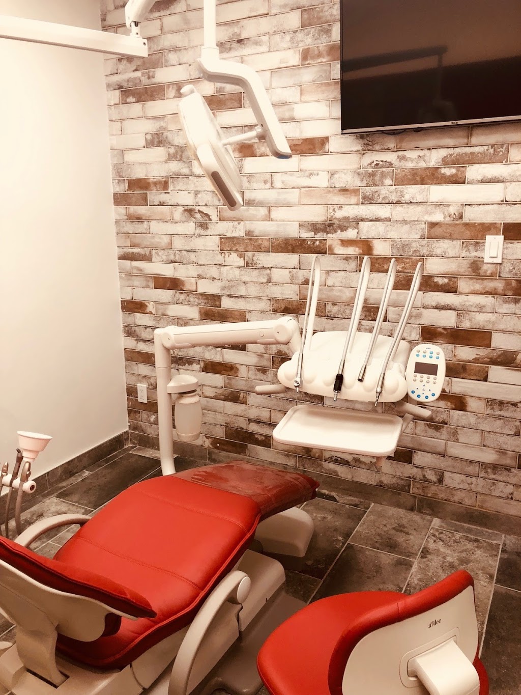 HTL DENTAL - Etobicoke | 170 N Queen St, Etobicoke, ON M9C 1A8, Canada | Phone: (647) 350-6636