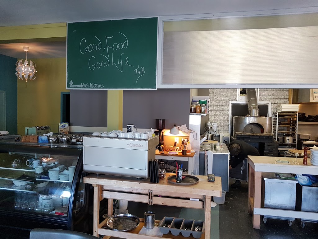 twig and buoy | 321 Fernwood Rd, Salt Spring Island, BC V8K 1C3, Canada | Phone: (250) 931-8944