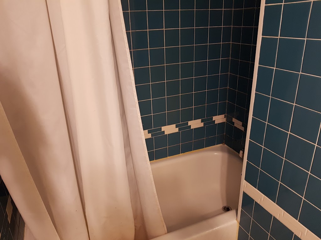 Motel Pierre | 2375 Boulevard Marcel-Laurin, Saint-Laurent, QC H4R 1K4, Canada | Phone: (514) 332-3060