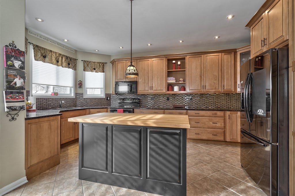 Caroline Fagan - Royal Lepage Real Estate Services | 2259 Stanfield Rd, Mississauga, ON L4Y 1R6, Canada | Phone: (416) 459-8221