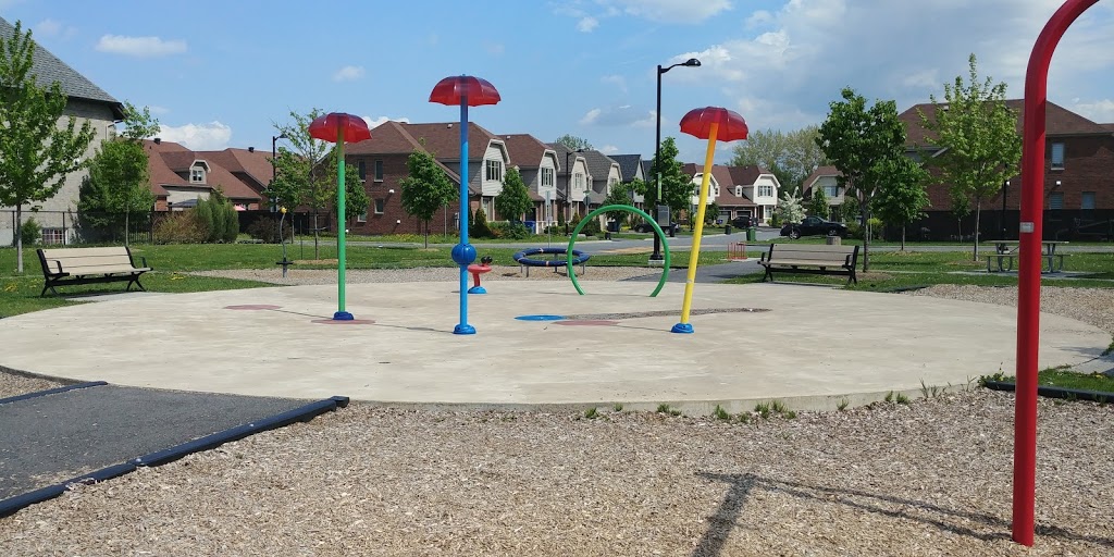 Jeux deau | 5685 Rue Carrière, Brossard, QC J4Z 0K1, Canada