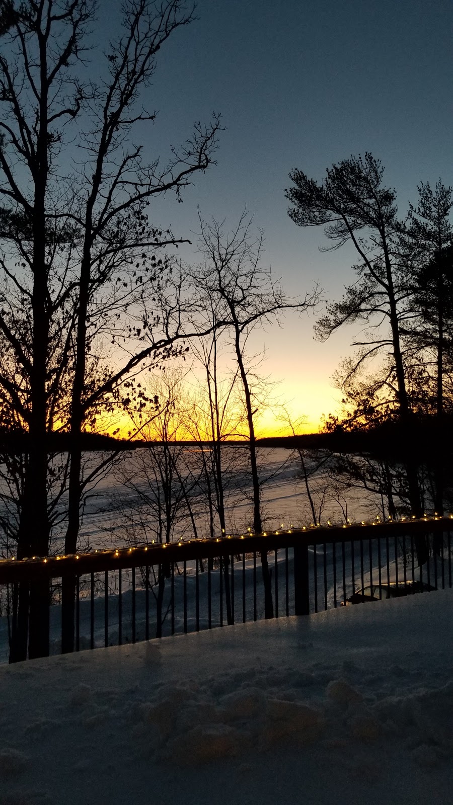 Chalet Buckingham | 4651 Chemin Russell, Quyon, QC J0X 2V0, Canada | Phone: (613) 796-6207