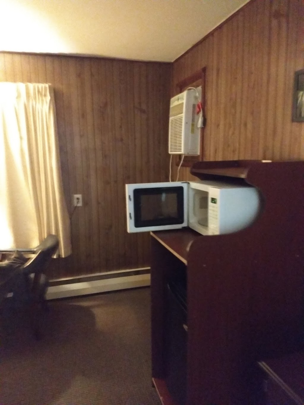 Bluebird Motel | 1630 Southwestern Blvd, West Seneca, NY 14224, USA | Phone: (716) 674-3174