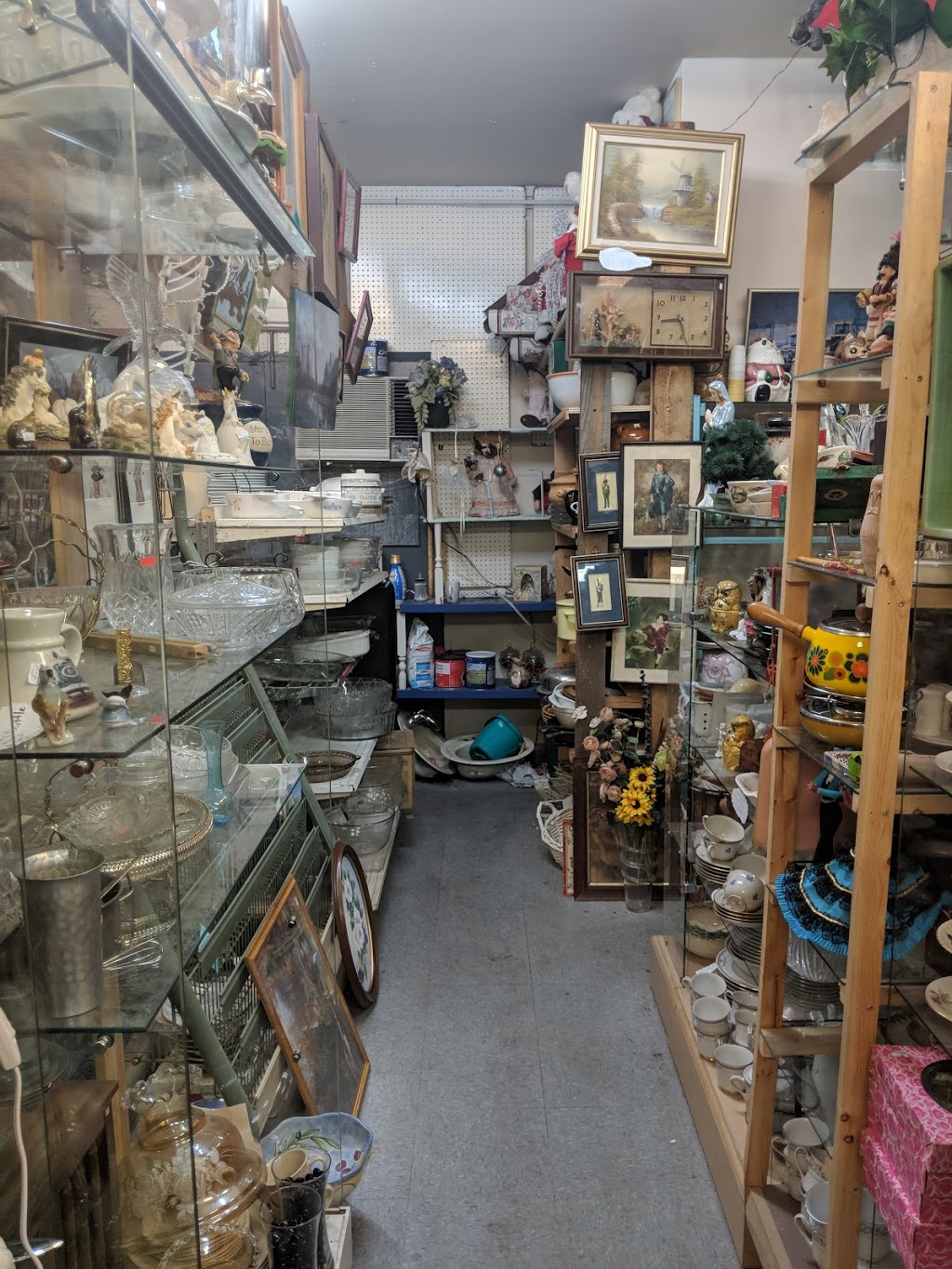 Antiques & Second Hand | 1187 Gordon Dr, Kelowna, BC V1Y 7B1, Canada