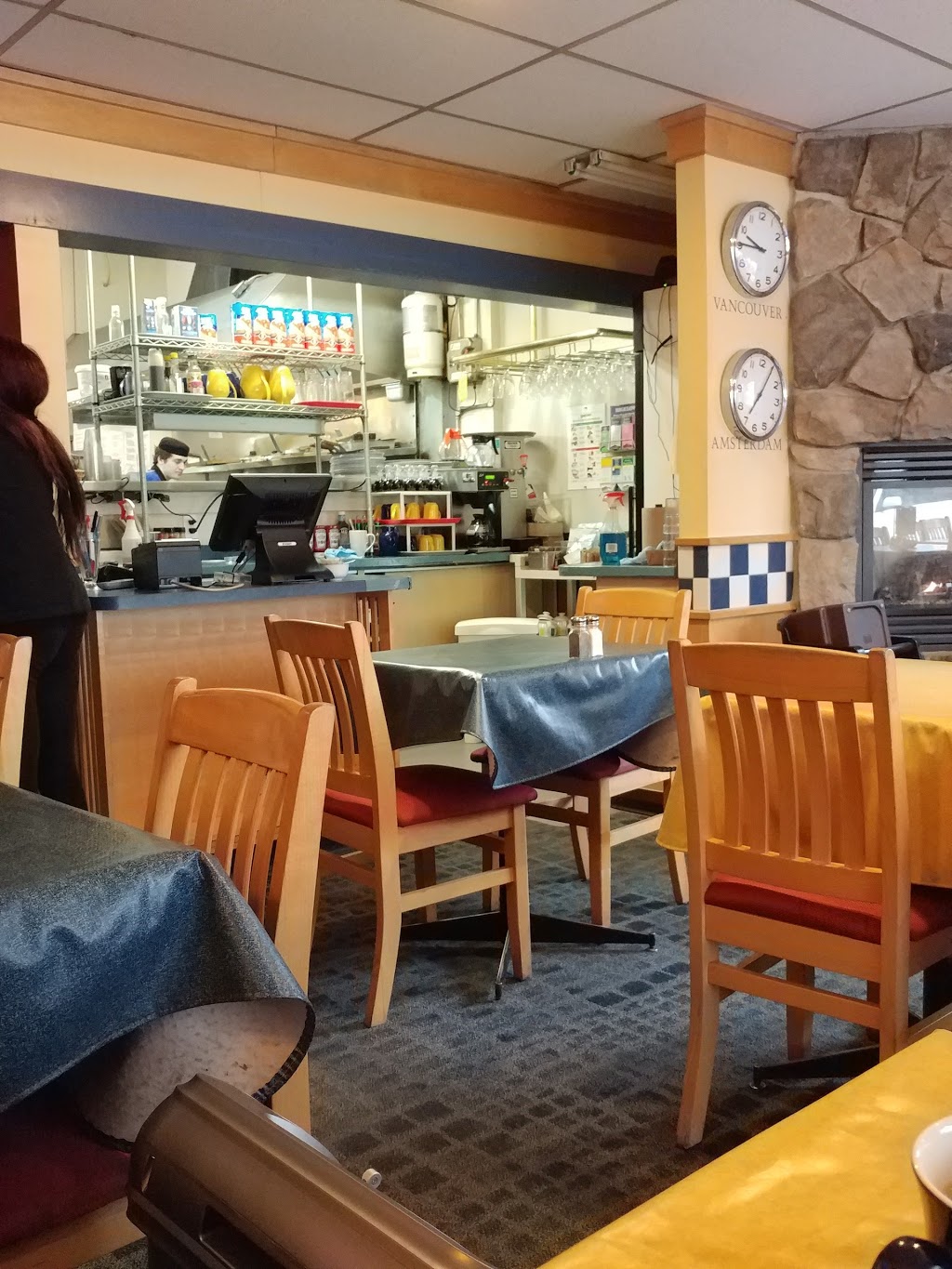 De Dutch Pannekoek House | 4003 Knight St, Vancouver, BC V5N 3L9, Canada | Phone: (604) 876-8221