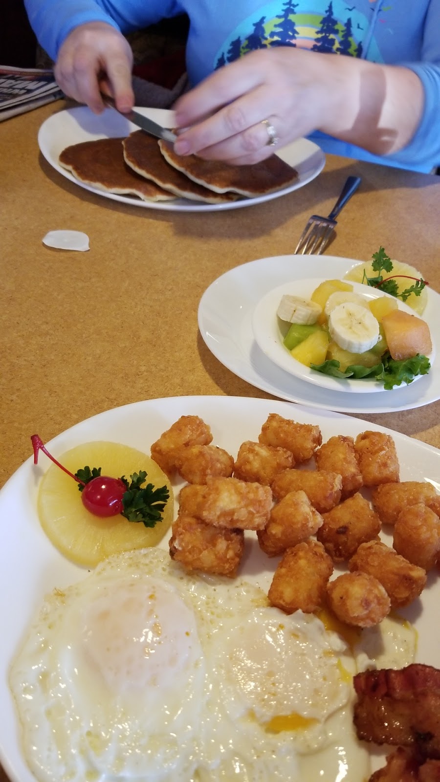 Humptys Family Restaurants | 14315 Macleod Trail SW, Calgary, AB T2Y 1M6, Canada | Phone: (403) 254-6990